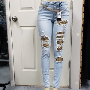 body shaping high-tech stretch skinny jeans.